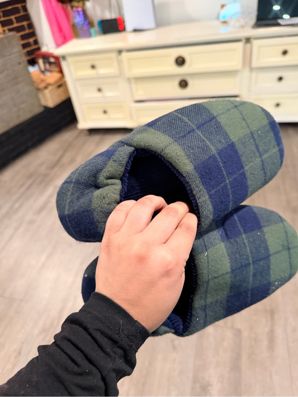 Nordstrom Plaid Slip-On Slippers in Navy & Olive